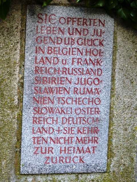 Arnach, Kriegerdenkmal, Detail