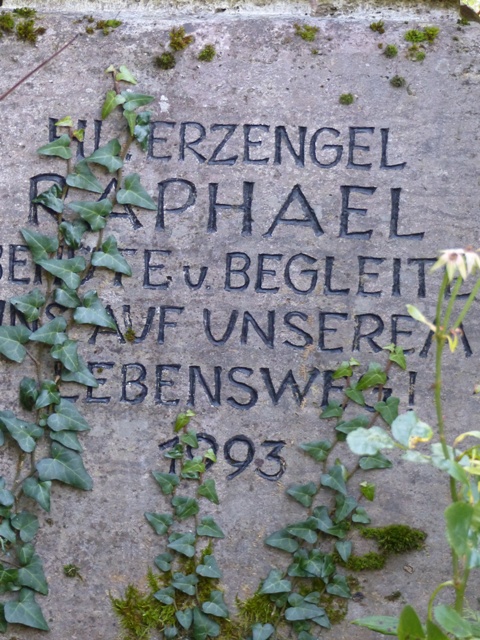 Bergatreute, Achtal, Stundenweg, Bildstock Raphael, Detail