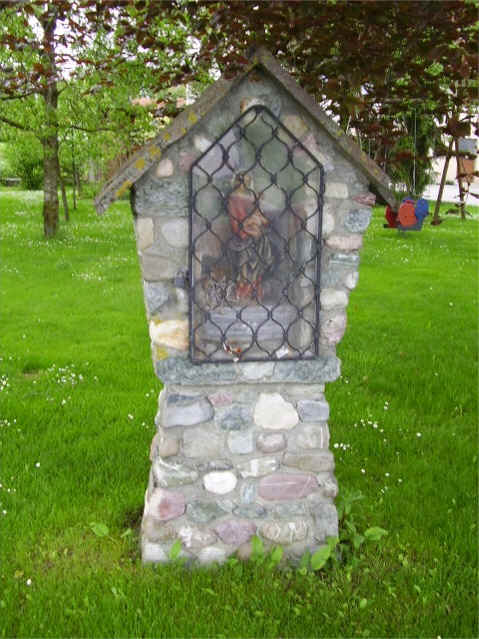 Bildstckle aus Natursteinen auf dem Hof Bareth, Mennisweiler, erbaut von Alois Bareth