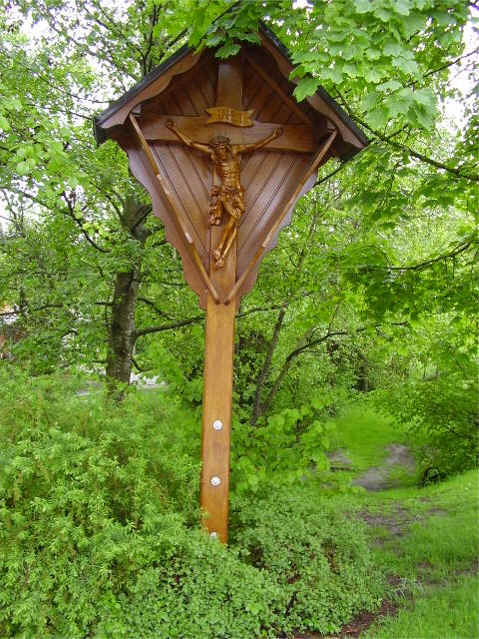 Dorfkreuz in Mittelurbach (am Urbach), Knstler: Meinrad Meier