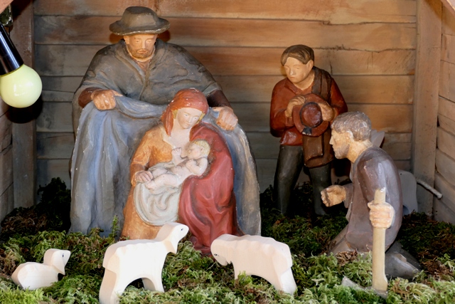 Krippe in der Pfarrkirche St. Laurentius Enkenhofen