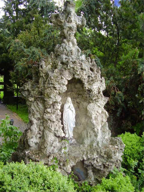 Lourdes-Grotte in Mennisweiler (Gasthaus zur frohen Aussicht)