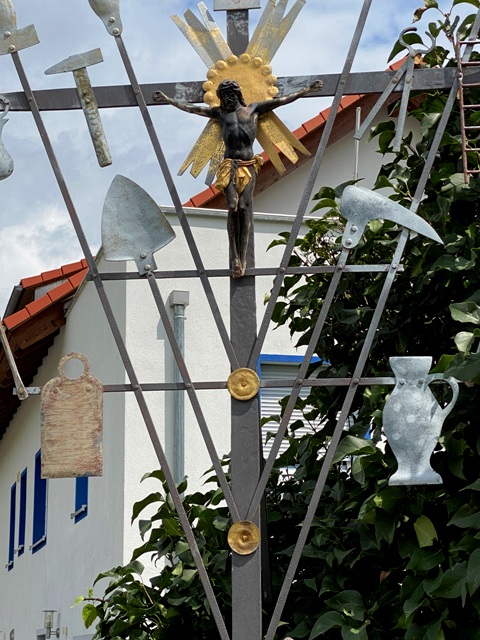 Arma-Christi-Kreuz in Kleinhaslach bei Isny
