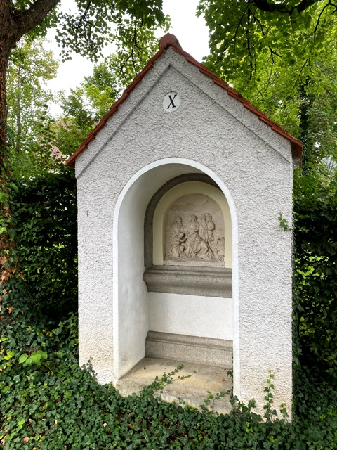 Kreuzweg auf dem Friedhof von Mengen