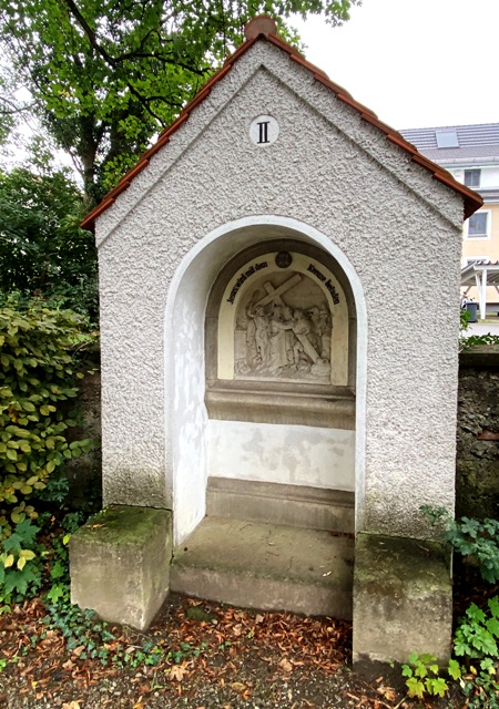 Kreuzweg auf dem Friedhof von Mengen