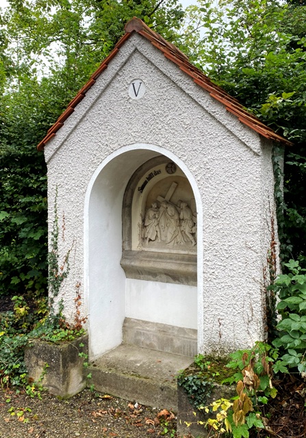 Kreuzweg auf dem Friedhof von Mengen