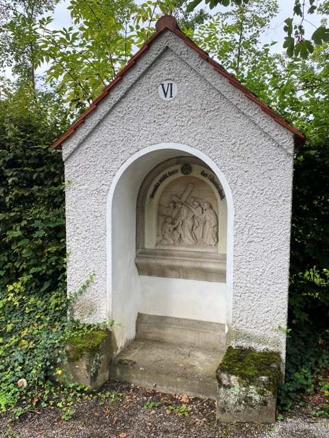 Kreuzweg auf dem Friedhof von Mengen