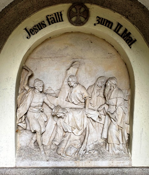 Kreuzweg auf dem Friedhof von Mengen