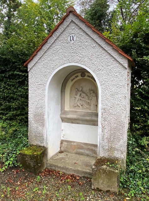 Kreuzweg auf dem Friedhof von Mengen