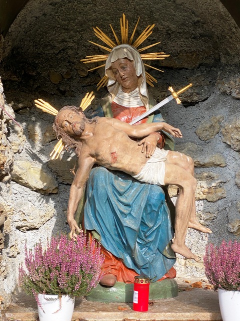 Steinbronnen, Lourdesgrotte, Pietà