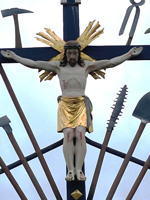 Steinegaden, Arma-Christi-Kreuz