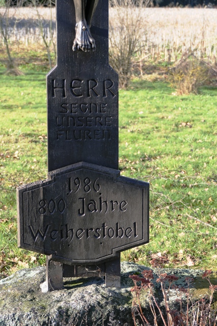 Wegkreuz mit Wetterschutz in Weiherstobel