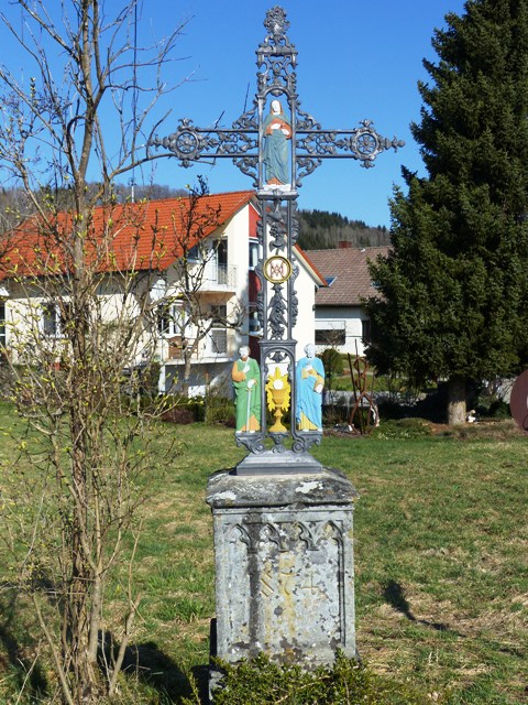 Wegkreuz, Wassers, im Dorf